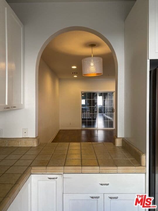 Building Photo - 5248 Satsuma Ave