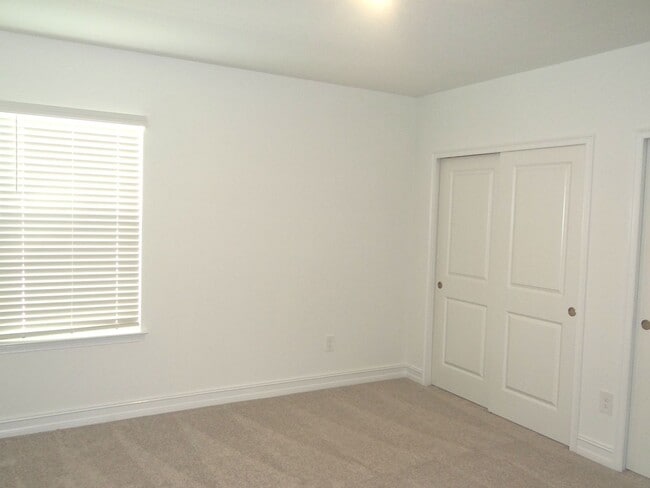 Building Photo - Brand new home in Zephyrhills