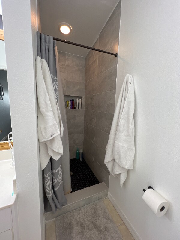 Building Photo - 20068 Lake Vista Cir N