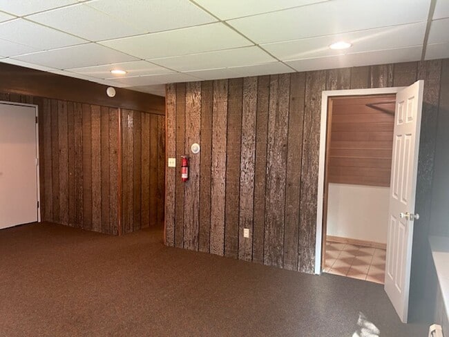 Building Photo - 2262 square foot 4/2.5/2 home