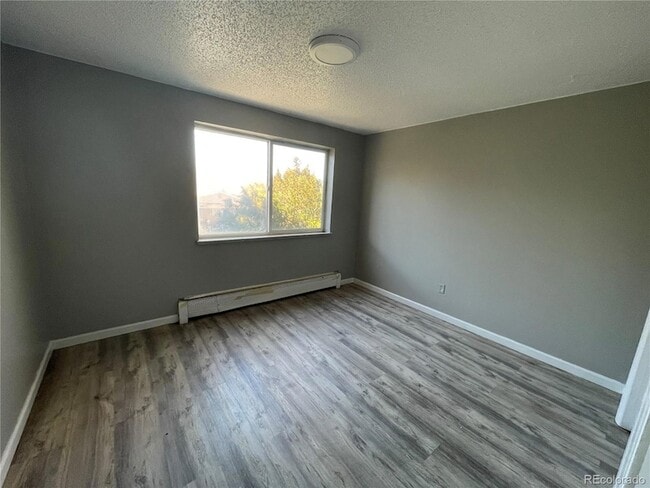 Building Photo - 1720 Chester St