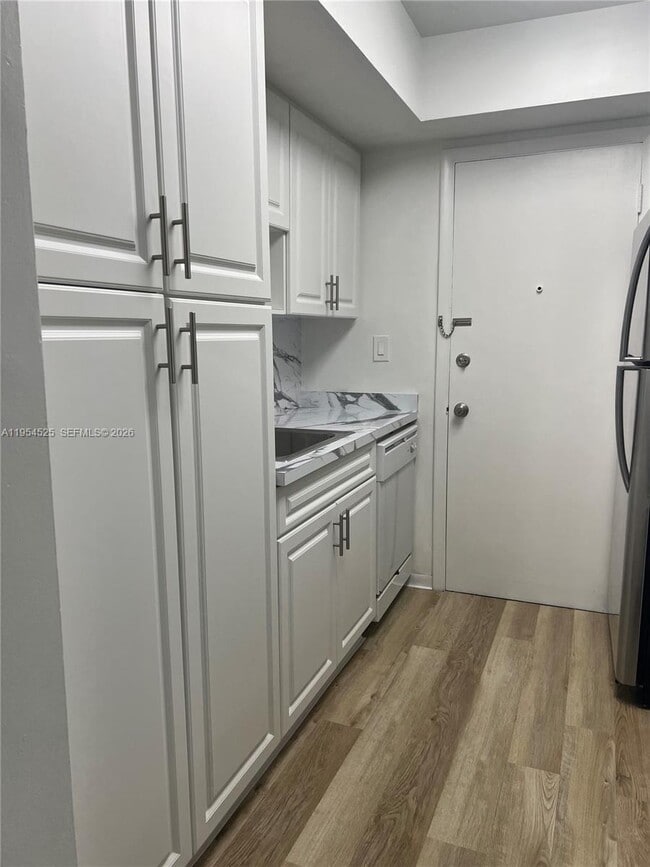 Building Photo - 195 Sunrise Dr