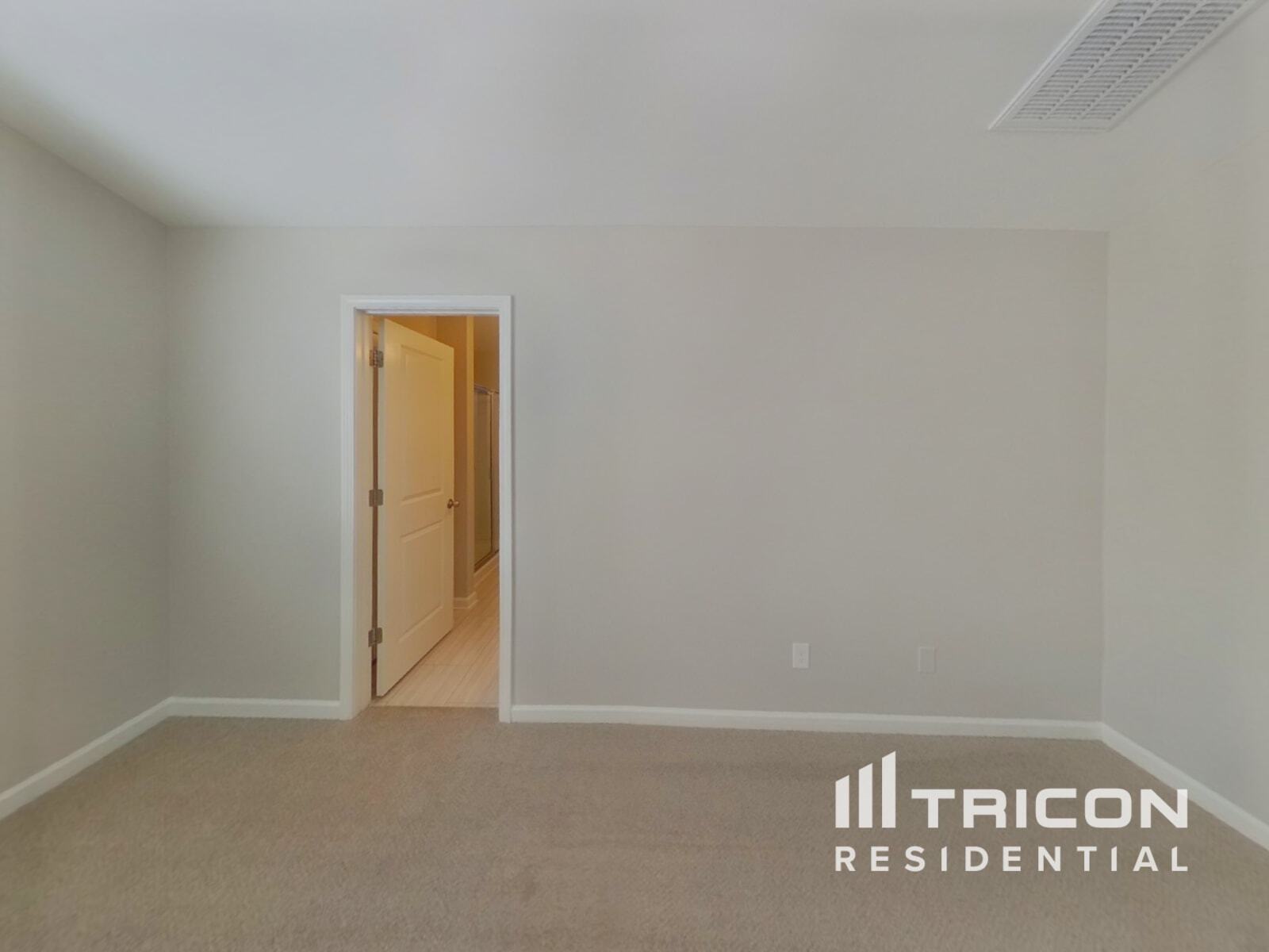 Building Photo - 200 Spring Knoll Dr