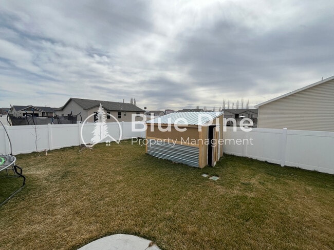 Building Photo - 3688 Shale Ave