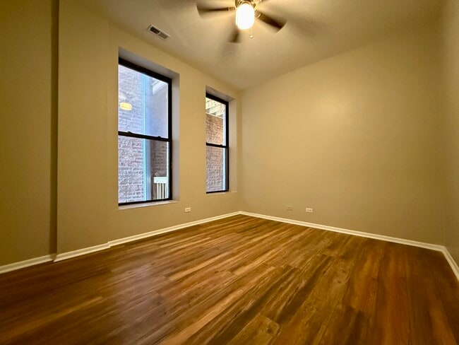 Building Photo - 556 W 37th St