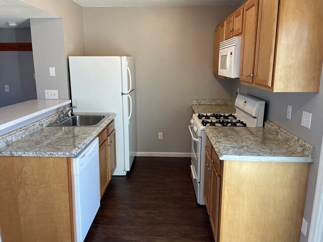 Building Photo - 5098 Stoneybrook Blvd