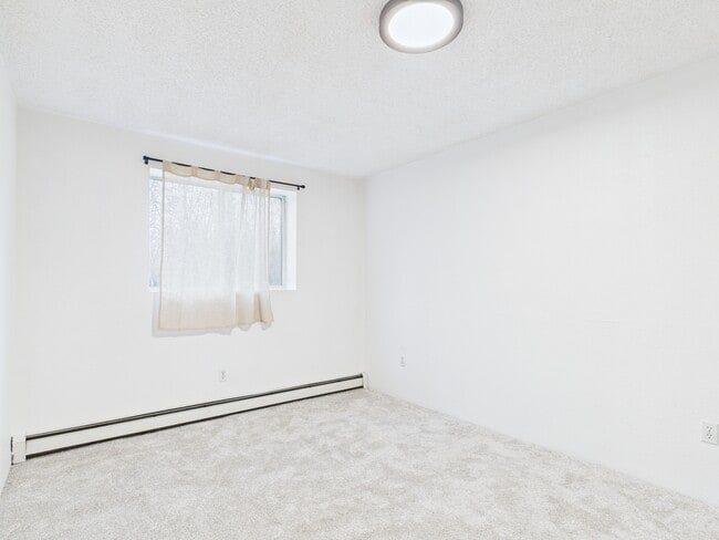 Building Photo - 83 Slater Dr