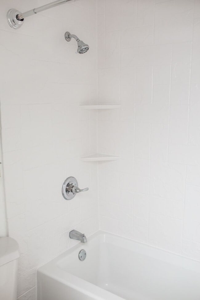 Building Photo - Nice 2 Bedroom Townhome in Lakewood
