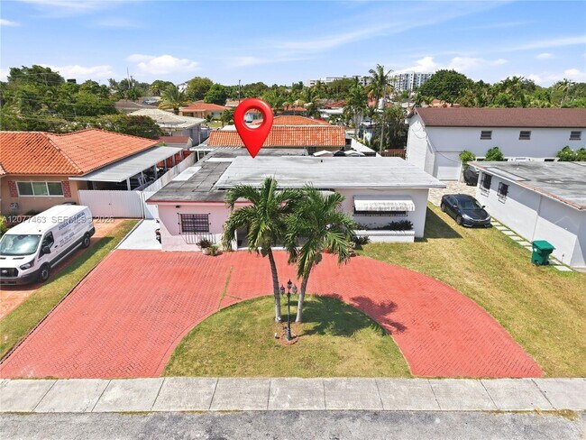 Building Photo - 6755 SW 27th St