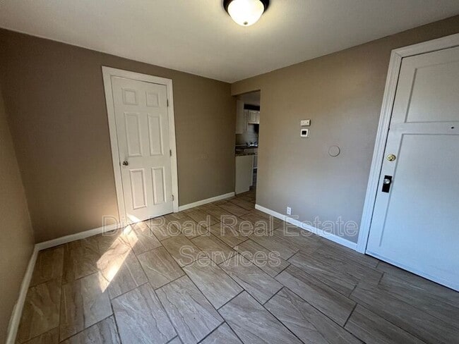 Building Photo - 424 Nordale Ave