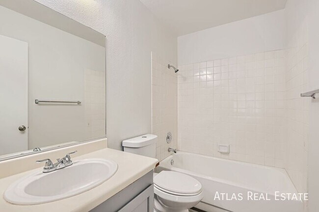 Building Photo - 348 Dockside Ct
