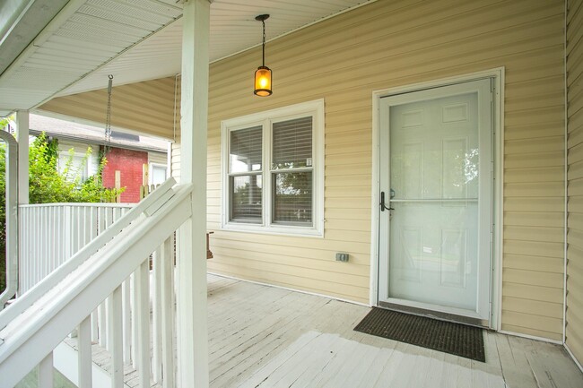 Building Photo - 1014 Douglas Ave