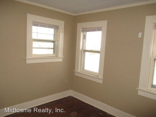 Building Photo - 726 E Washington Blvd