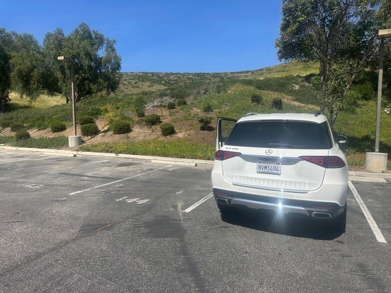 Building Photo - 2731 Erringer Rd