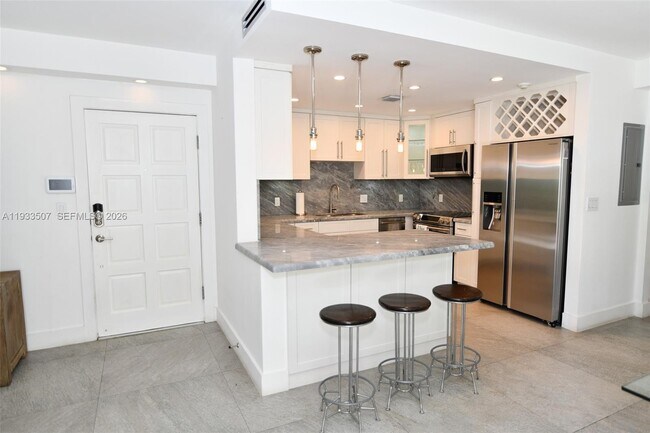 Building Photo - 2918 Bird Ave