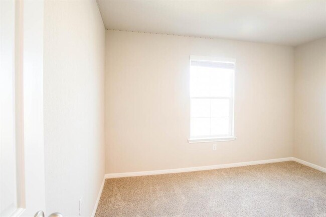 Building Photo - 1612 Fairhaven Gtwy