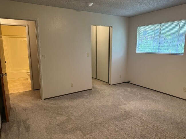 Building Photo - 765 Pope Dr