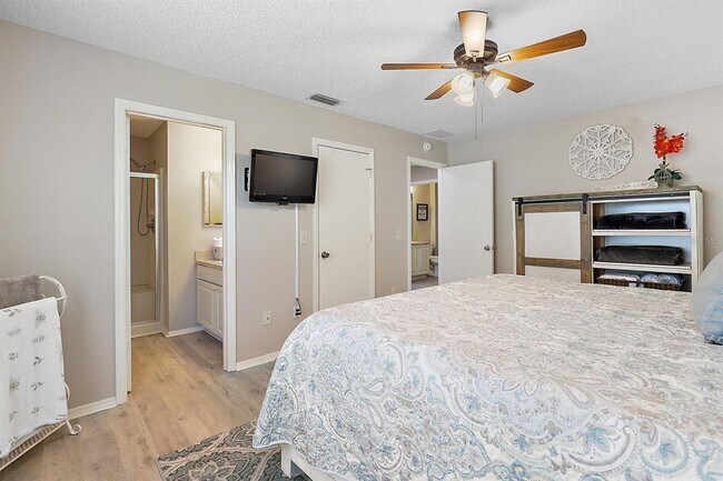 Building Photo - 2014 Johnson Ct