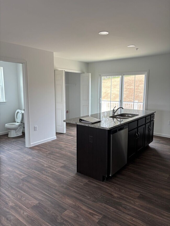 Building Photo - New Build! 3 Bedroom, 2.5 Bath NOW AVAILABLE!