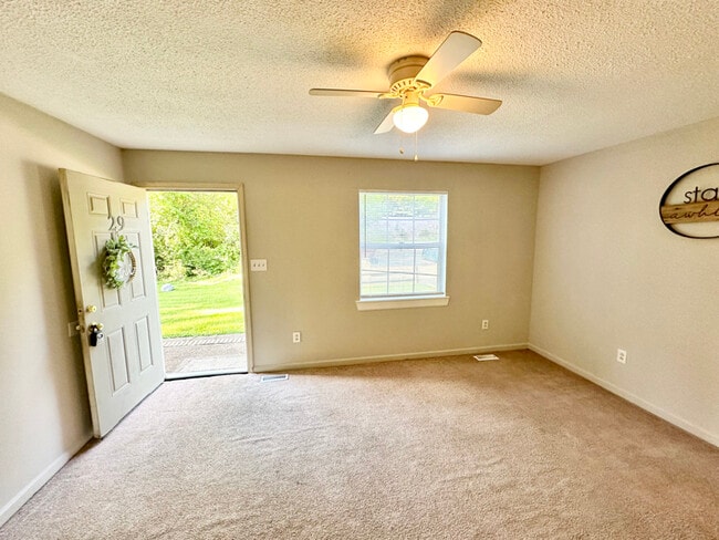 Building Photo - 102 Carter Sells Rd