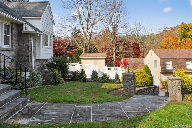 Building Photo - 80 Pines Bridge Rd