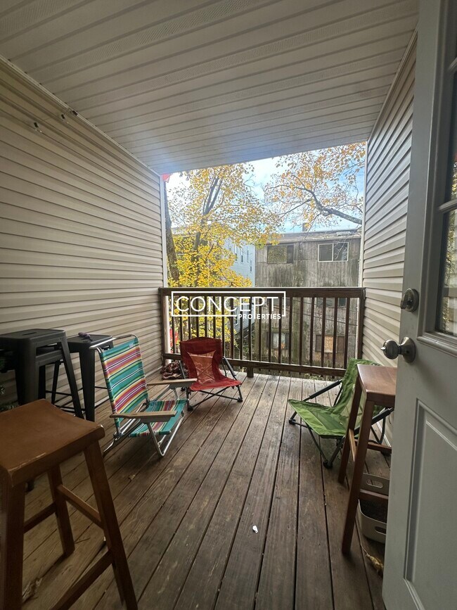 Building Photo - 13A Sachem St. Unit 2