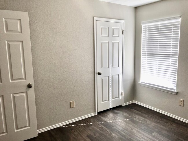 Building Photo - 1514 Carriage Hills Trail