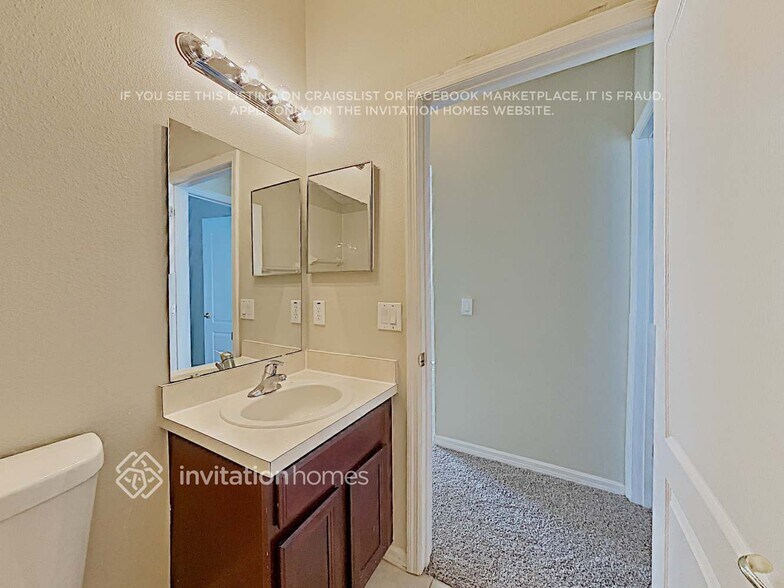 Building Photo - 1213 Fox Grove Ct