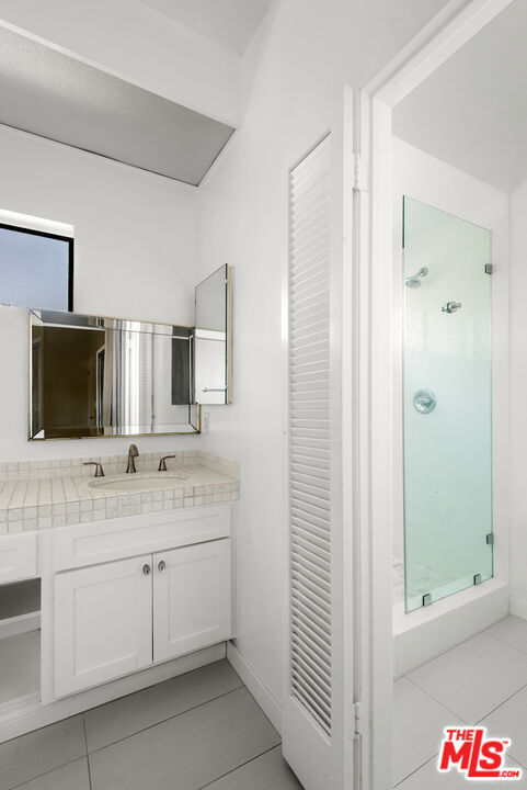 Building Photo - 1944 Glendon Ave