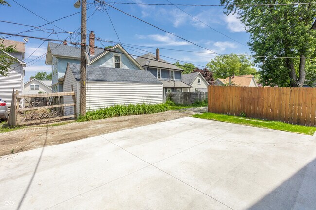 Building Photo - 728 Parkway Ave