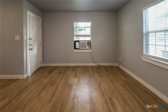 Building Photo - 120 W Avenue A