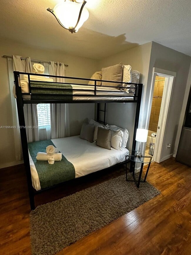 Building Photo - 1448 Dewey St