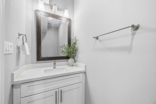 Building Photo - 4903 Mallow St