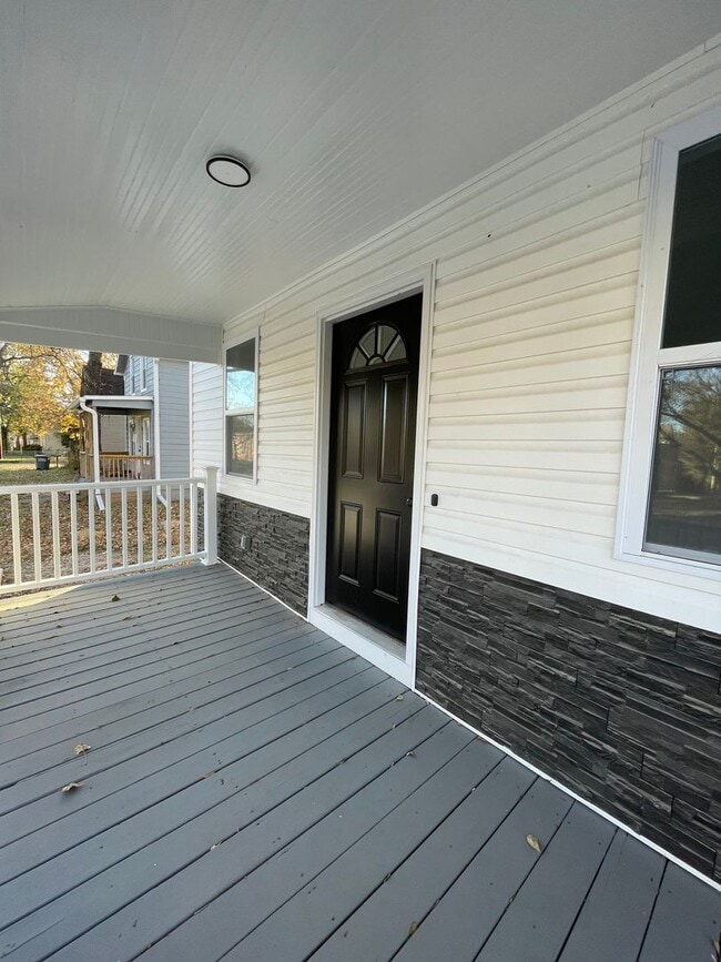 Building Photo - 409 State St