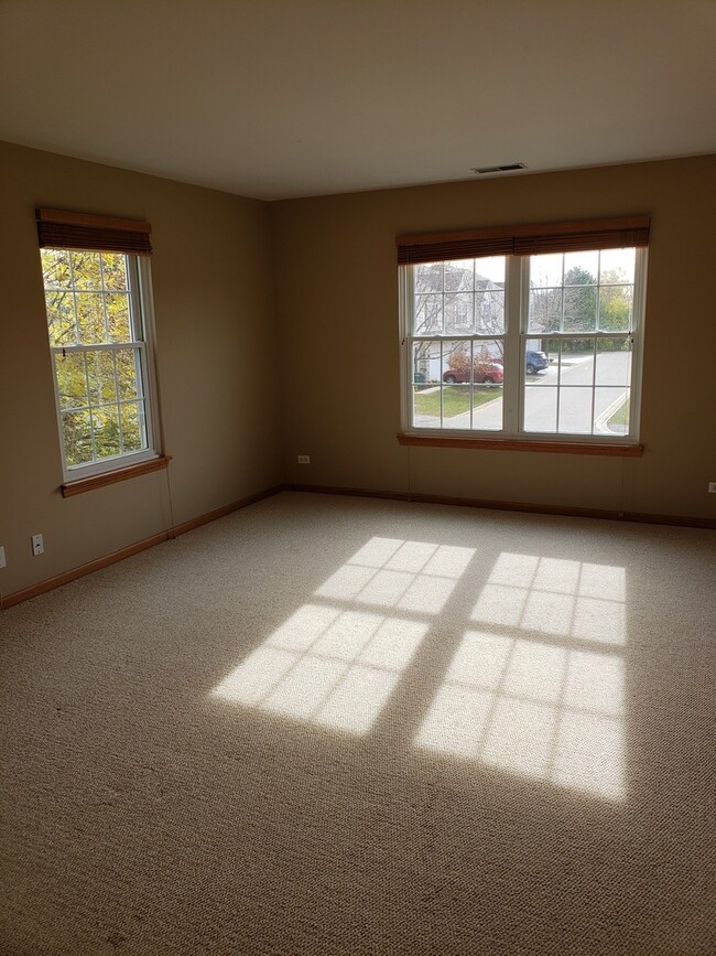 Building Photo - 523 Shakespeare Dr