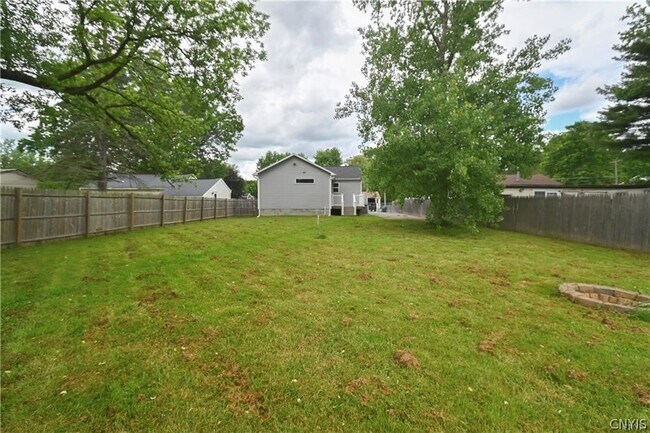 Building Photo - 5854 Reis Dr