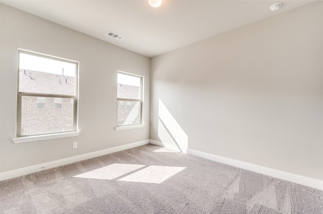 Building Photo - 6148 Blythe Dr