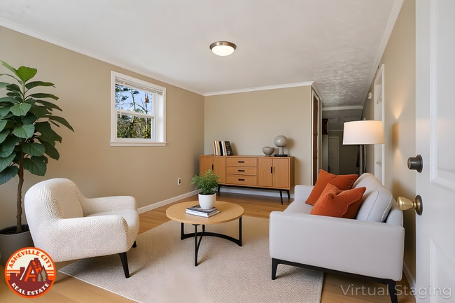 Building Photo - Rare 1-Bedroom in Fairview with Bonus Room...