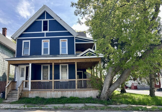 Primary Photo - 27 Milton Ave