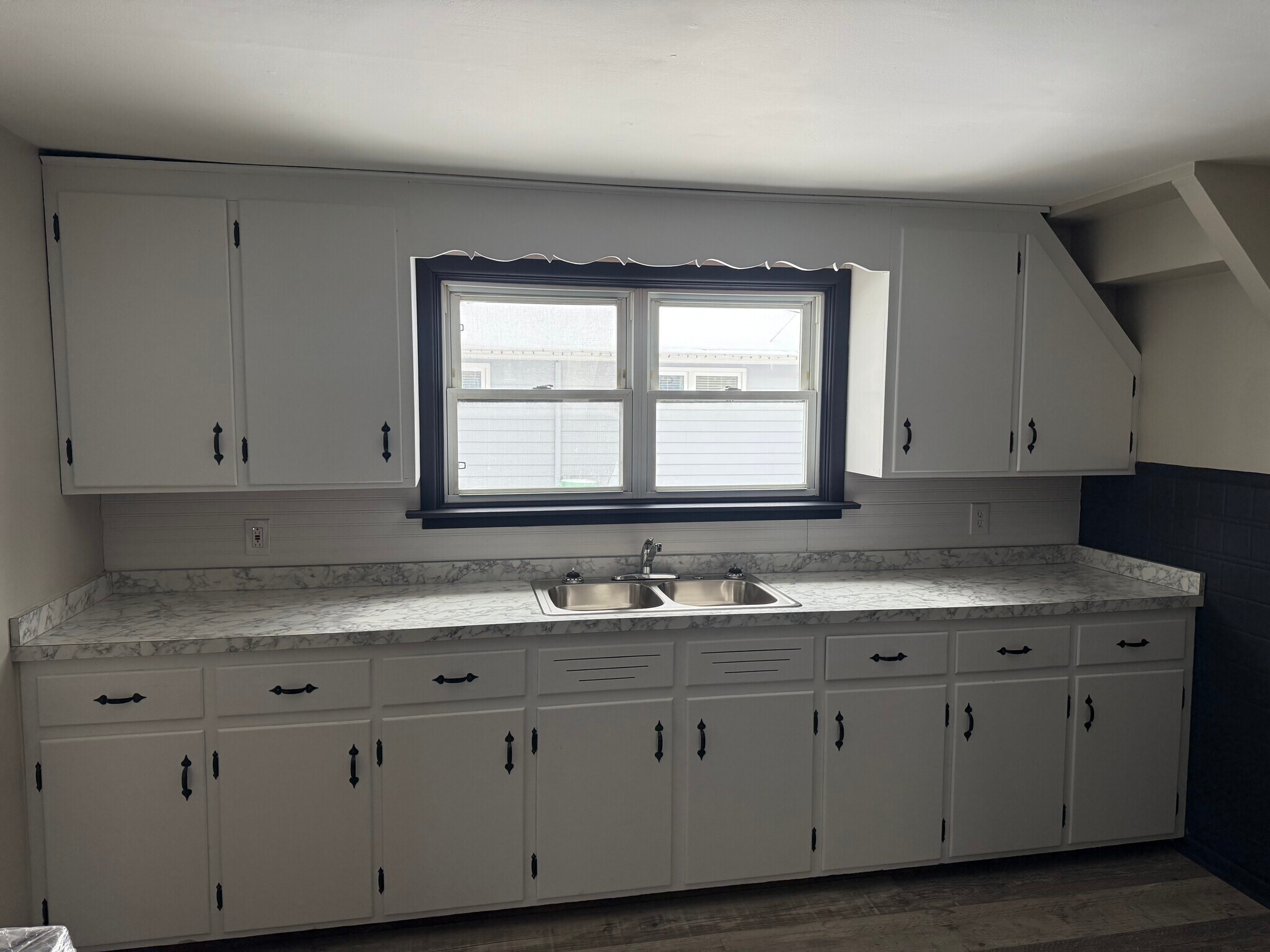 Building Photo - 139 Rossler Ave