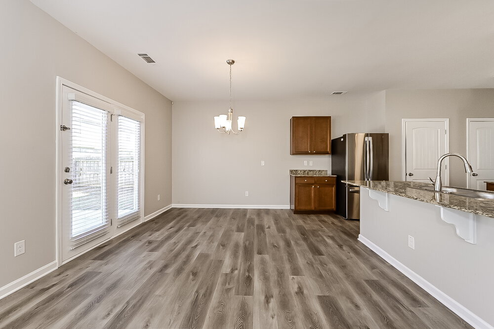 Building Photo - 2901 S Hills