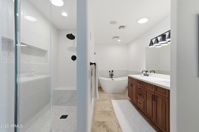 Building Photo - 6302 E Cochise Rd