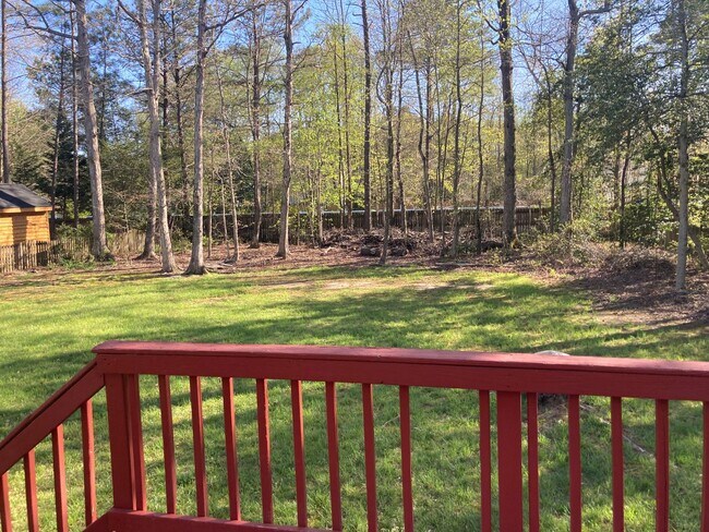 Building Photo - Lovely Four Bed Two and Half Bath Home in ...