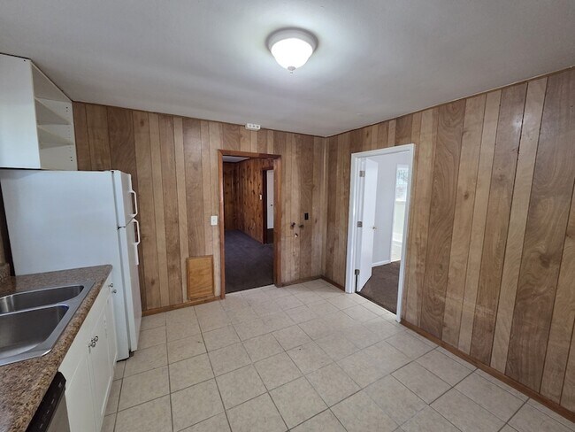 Building Photo - 297 McGavock Pk