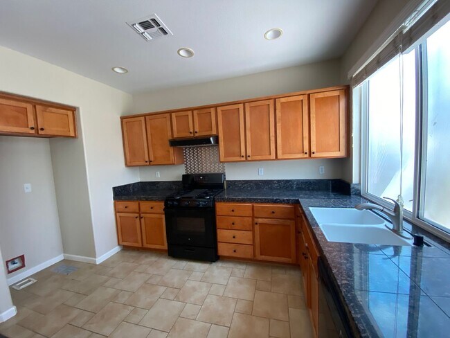 Building Photo - 5106 Rowe Dr