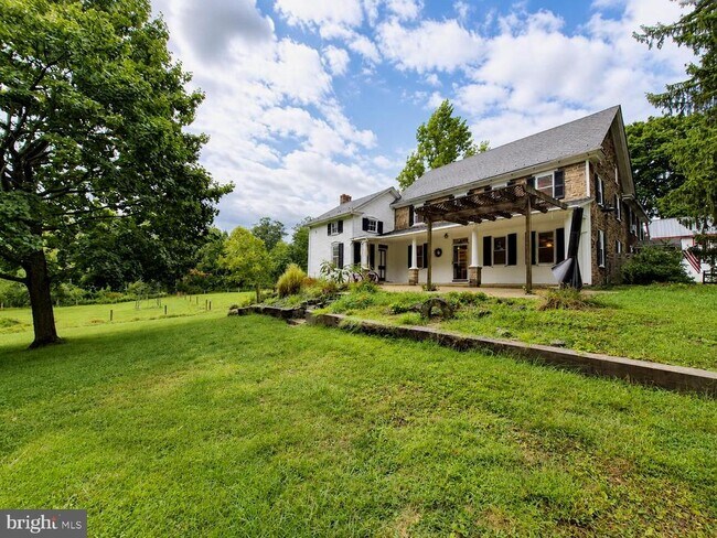 Building Photo - 34 Fretz Rd