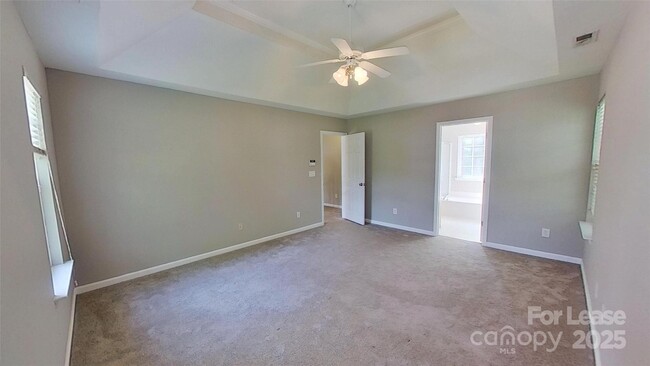 Building Photo - 12111 Carolina Oak Cir