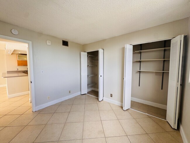 Building Photo - 500 Executive Center Dr