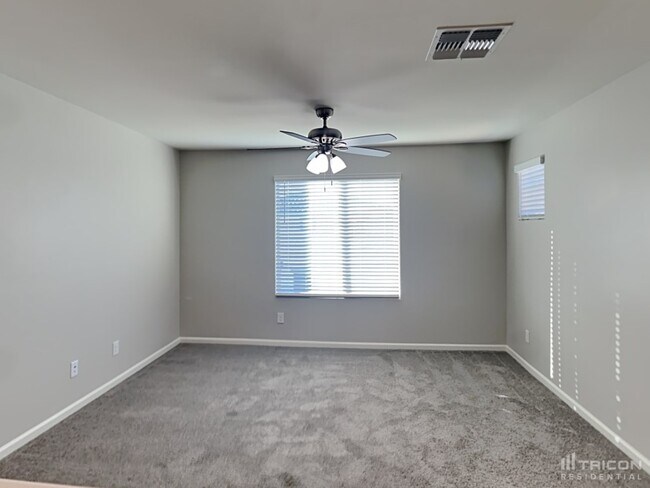 Building Photo - 8633 E Posada Ave