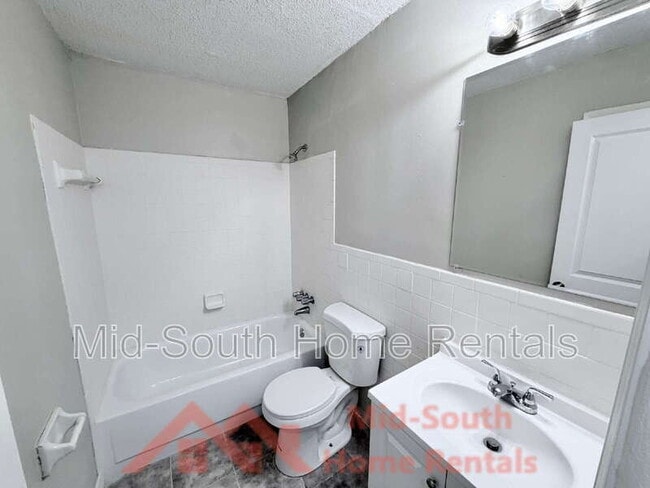 Building Photo - 139 N Claybrook St